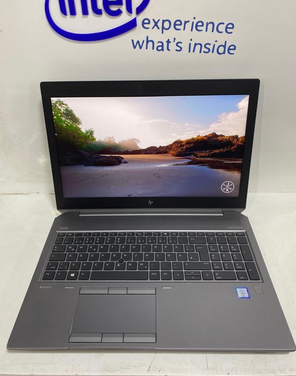 لاب توب HP ZNBOOK 15-G5 WorkStation( انتل كور i7/8850H- رامات DDR4 16 جيجابايت - M.2 NVMe هارد 512 جيجابايت - DDR5 Quadro P1000- شاشه 15.6 بوصه FHD- كاميرا) إستعمال خارج