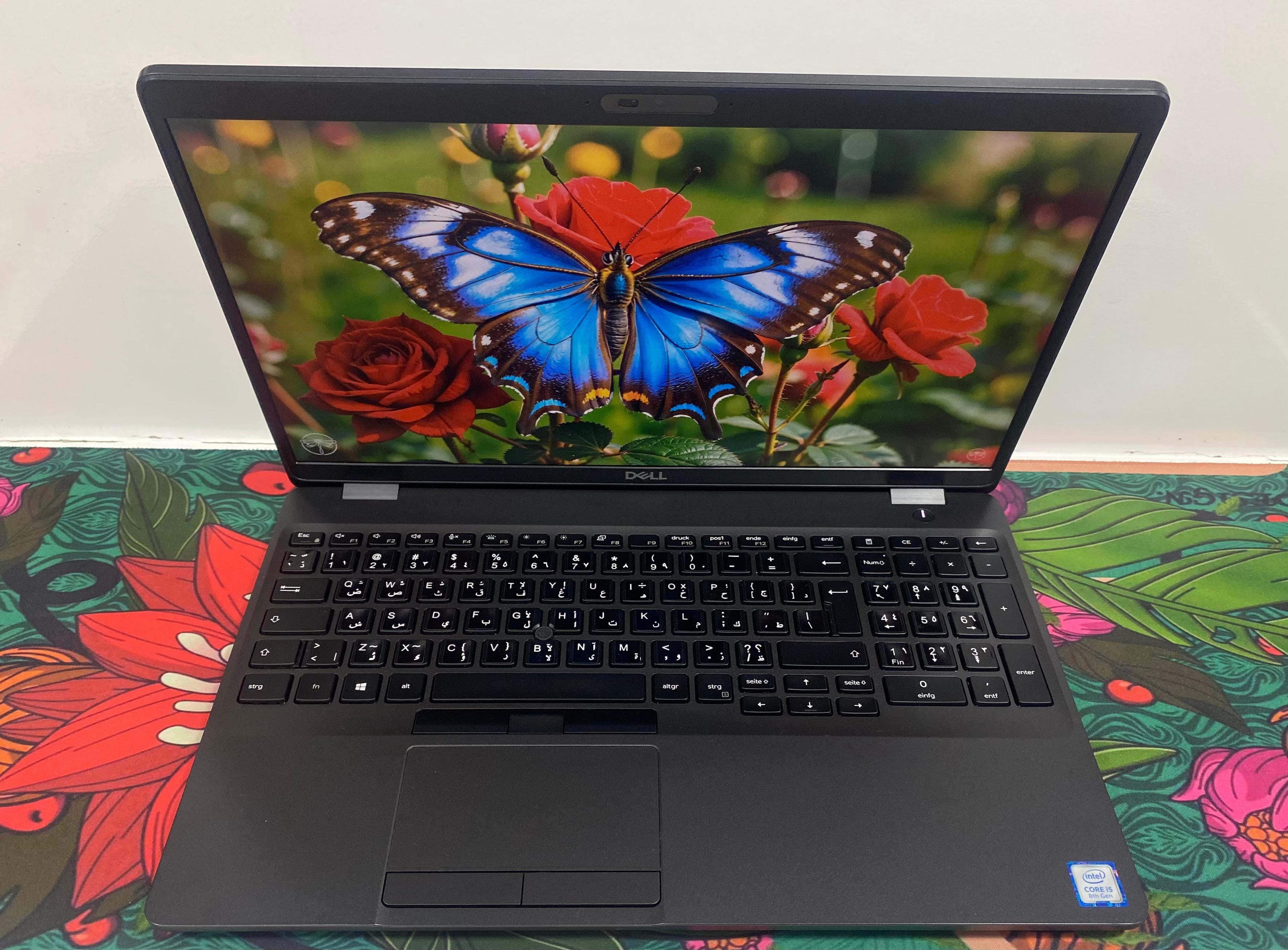 لاب توب ديل لاتيتيود 5500 (انتل كور i5-8265U - رام 16 جيجابايت M.2 256GB - DDR4 - انتل UHD جرافيكس - شاشة 15.6 بوصة FHD - كاميرا) استعمال خارج