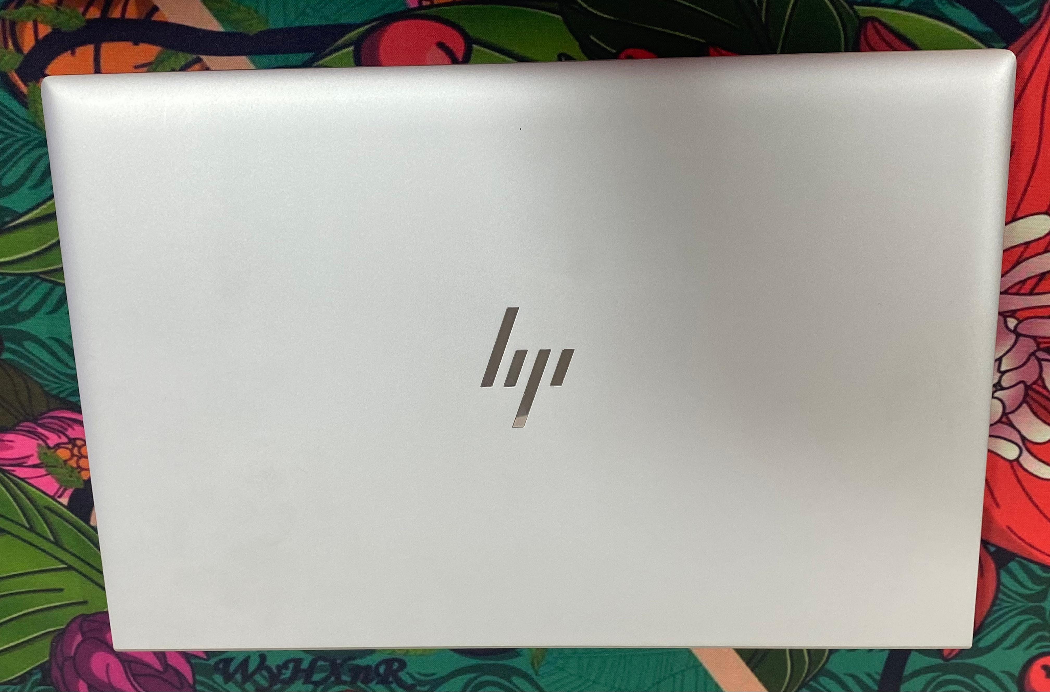 لاب توب اتش بى EliteBook 840 G7 (انتل كور i7-10610U - رام 16 جيجابايت DDR4 - هارد 256 جيجابايت M.2 - انتل جرافيكس- شاشة 14.0 بوصة FHD - كاميرا) استعمال خارج