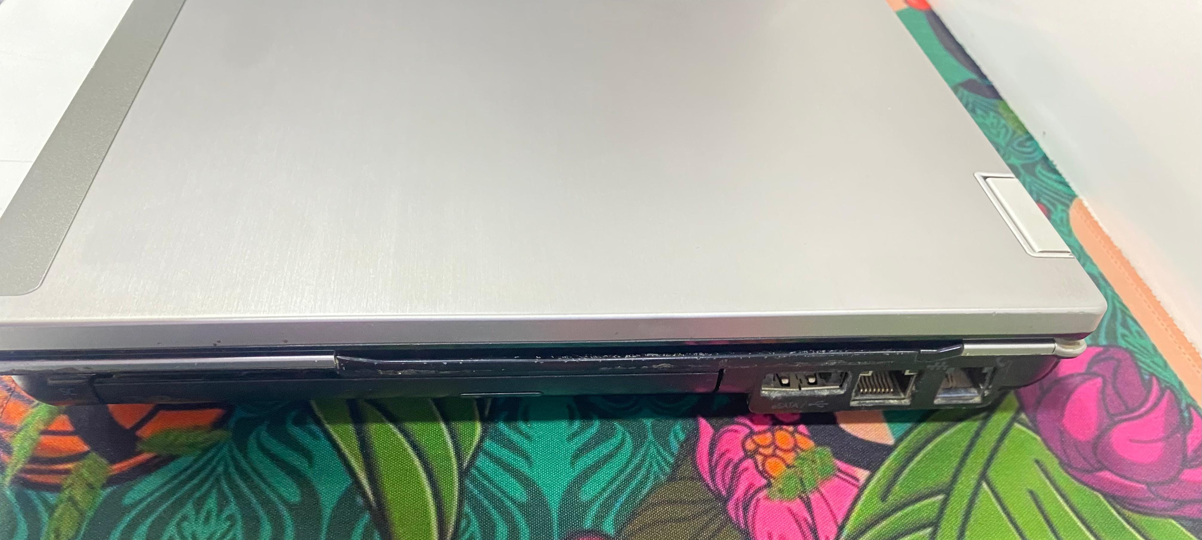 لاب توب اتش بى EliteBook 8440p (انتل كور i5-M 520/رام 8  جيجابايت DDR3 /هارد 320 جيجابايت HDD / انتل HD جرافيكس - شاشة 14.0 بوصة - كاميرا) استعمال خارج