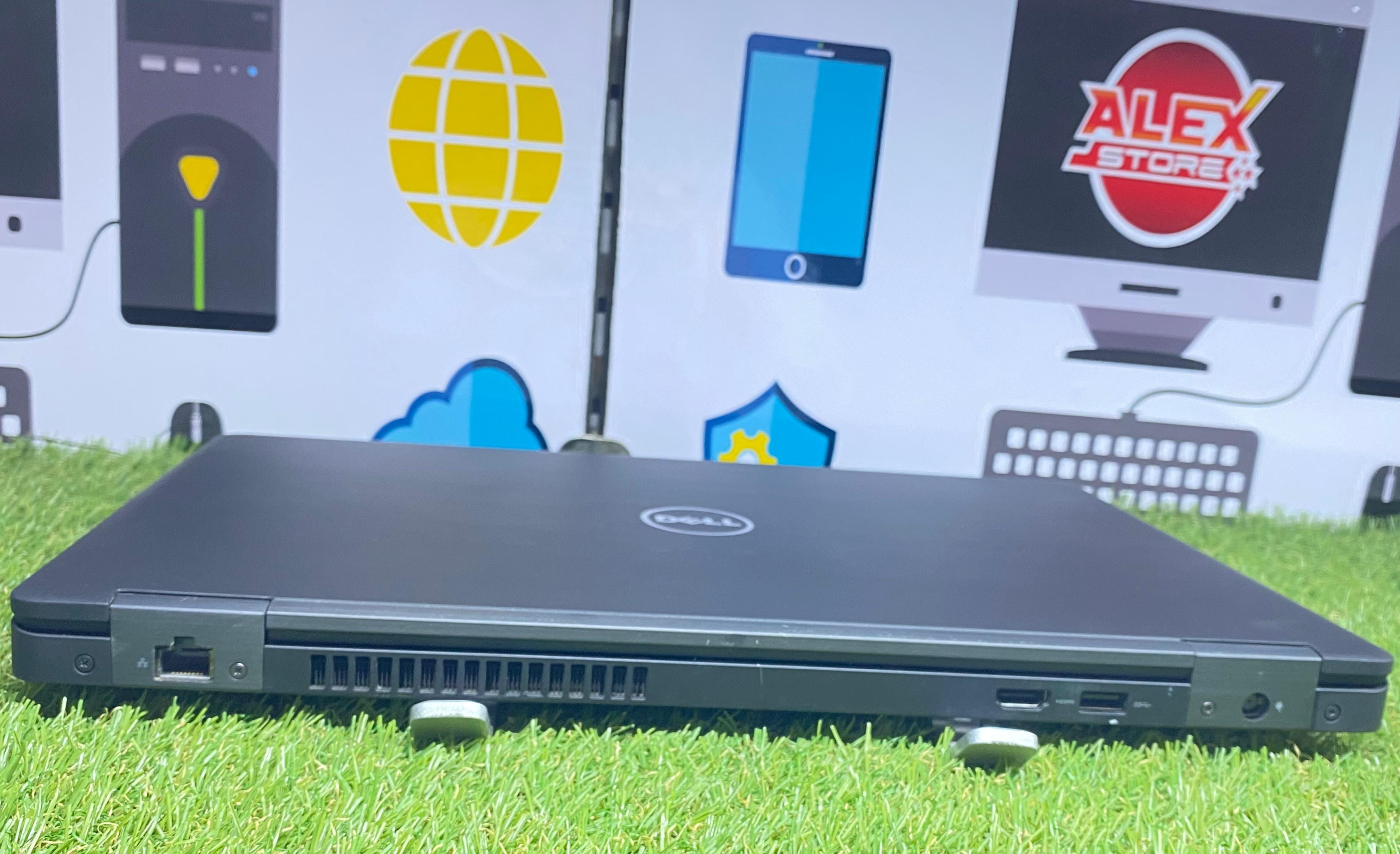 لاب توب ديل لاتيتود (انتل كور i5-7300U - رام 16 جيجابايت M.2 256GB - DDR4 - انتل جرافيكس - شاشة 15.6 بوصة FHD - كاميرا) استعمال خارج