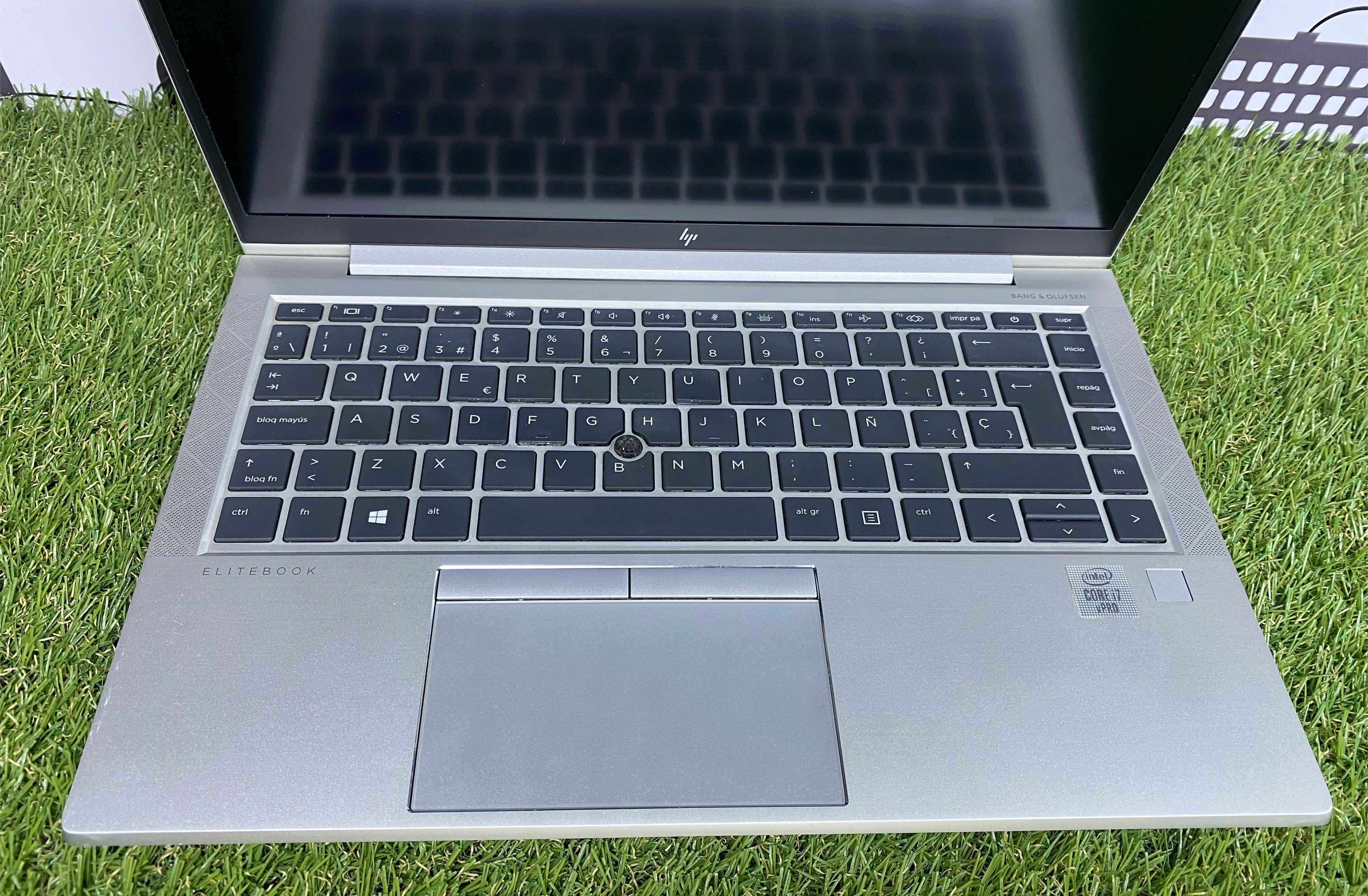 لاب توب اتش بى EliteBook 840 G7 (انتل كور i7-10610U - رام 16 جيجابايت DDR4 - هارد 512 جيجابايت M.2 - انتل جرافيكس- شاشة 14.0 بوصة FHD - كاميرا) استعمال خارج