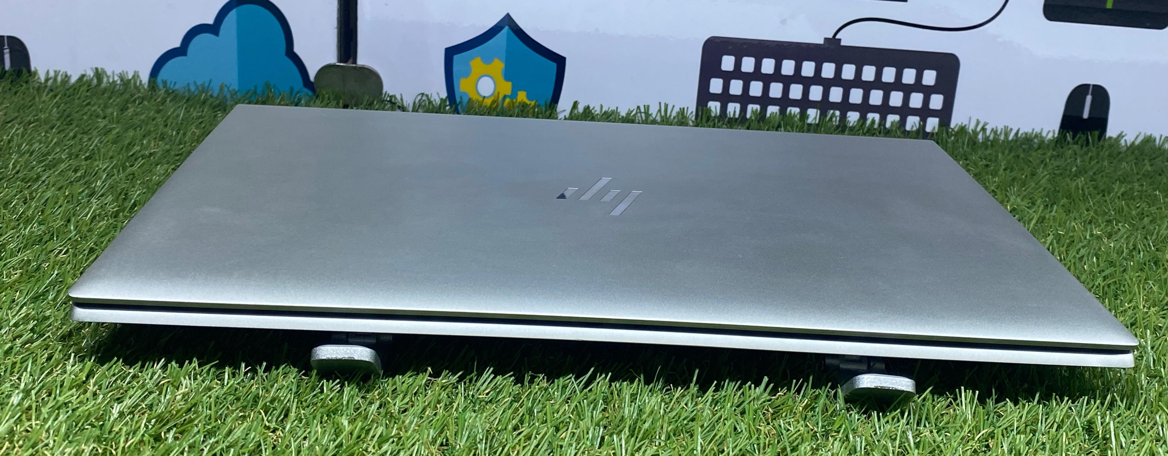 لاب توب اتش بى EliteBook 840 G7 (انتل كور i7-10610U - رام 16 جيجابايت DDR4 - هارد 512 جيجابايت M.2 - انتل جرافيكس- شاشة 14.0 بوصة FHD - كاميرا) استعمال خارج