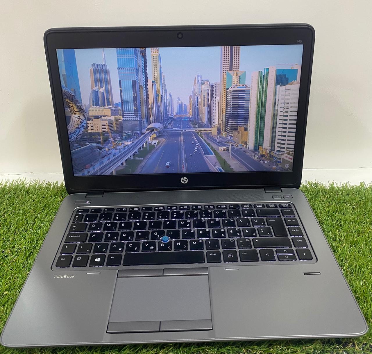 لاب توب اتش بى HP 745 G2 ( اى ام دى برو A10 -7350B R6 - DDR3 رام 8 جيجابايت - M.2 256GB - شاشة 14.0 بوصة HD – كاميرا - فيجا اى ام دى راديون 1جيجابايت ) استعمال خارج