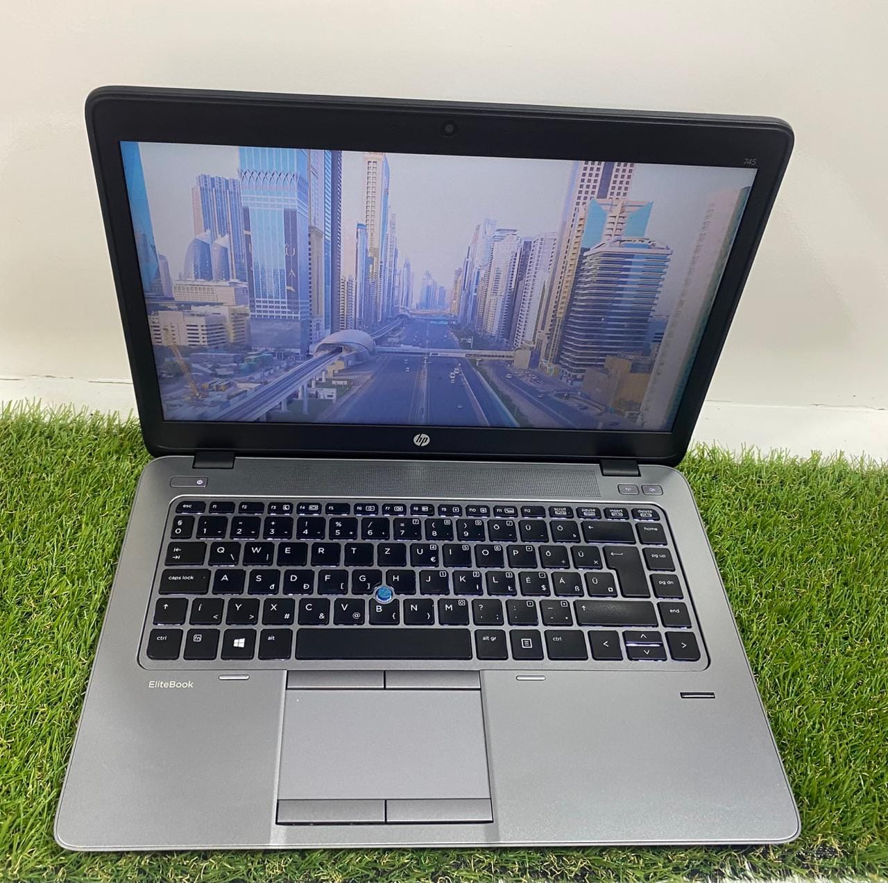 لاب توب اتش بى HP 745 G2 ( اى ام دى برو A10 -7350B R6 - DDR3 رام 8 جيجابايت - M.2 256GB - شاشة 14.0 بوصة HD – كاميرا - فيجا اى ام دى راديون 1جيجابايت ) استعمال خارج