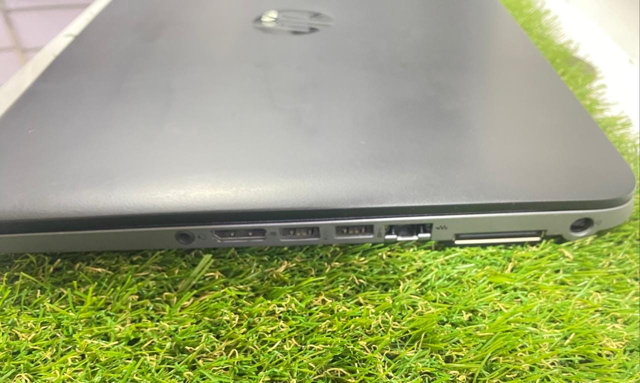 لاب توب اتش بى HP 745 G2 ( اى ام دى برو A10 -7350B R6 - DDR3 رام 8 جيجابايت - M.2 256GB - شاشة 14.0 بوصة HD – كاميرا - فيجا اى ام دى راديون 1جيجابايت ) استعمال خارج