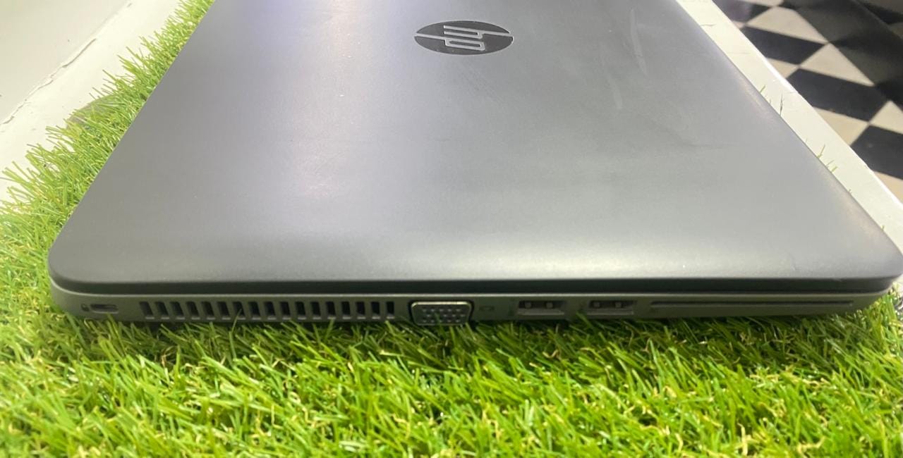 لاب توب اتش بى HP 745 G2 ( اى ام دى برو A10 -7350B R6 - DDR3 رام 8 جيجابايت - M.2 256GB - شاشة 14.0 بوصة HD – كاميرا - فيجا اى ام دى راديون 1جيجابايت ) استعمال خارج