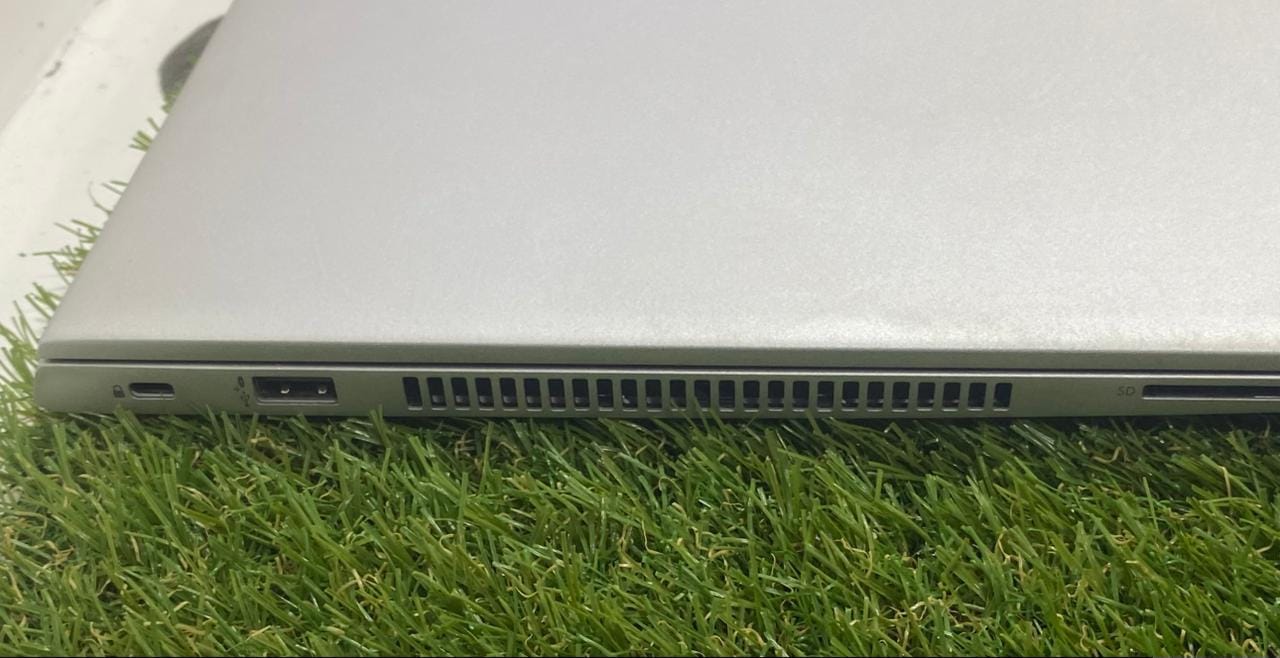 لاب توب اتش بى ProBook 450 G7 (انتل كور i5-10210U - رام 8جيجابايت DDR4 - هارد 256 جيجابايت M.2 - انتل يو اتش دي جرافيكس- شاشة 15.6 بوصة FHD - كاميرا) استعمال خارج