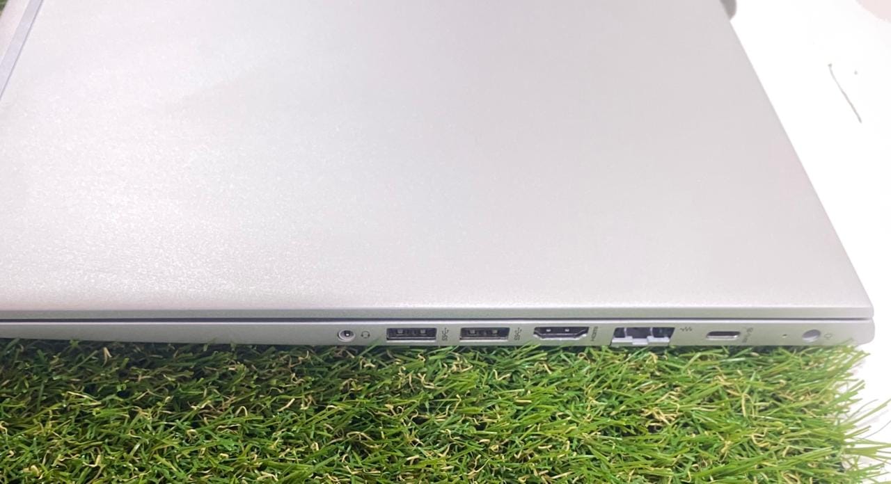 لاب توب اتش بى ProBook 450 G7 (انتل كور i5-10210U - رام 8جيجابايت DDR4 - هارد 256 جيجابايت M.2 - انتل يو اتش دي جرافيكس- شاشة 15.6 بوصة FHD - كاميرا) استعمال خارج